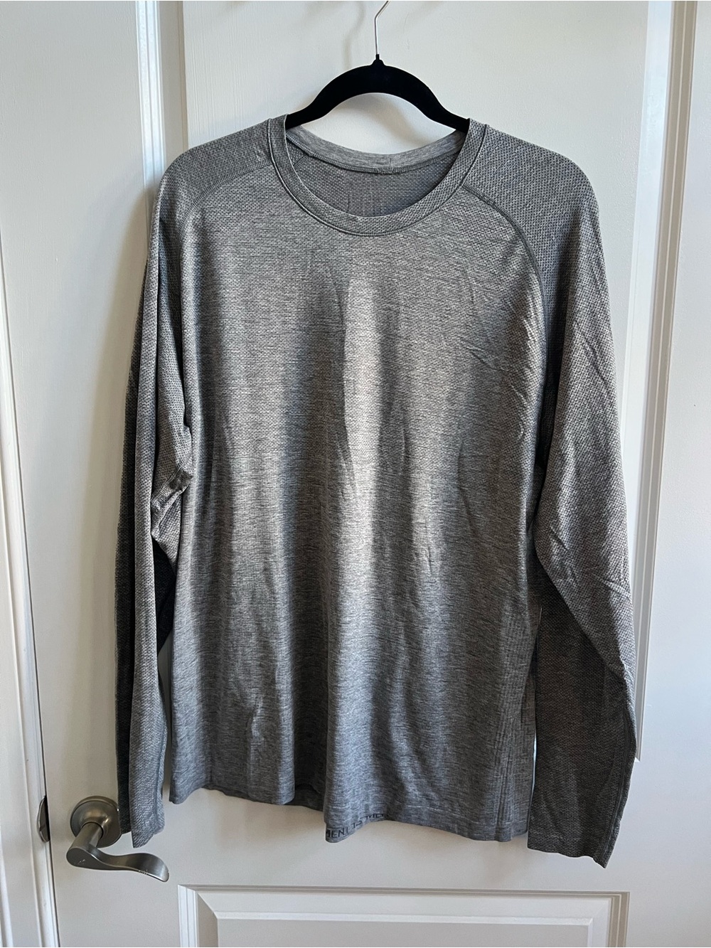 lululemon athletica Men's Long Sleeve Crewneck - Heather Gray